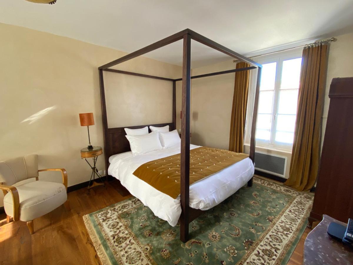 La Thebauderie Hotel มองต์ฟอร์-ลาโมรี ภายนอก รูปภาพ
